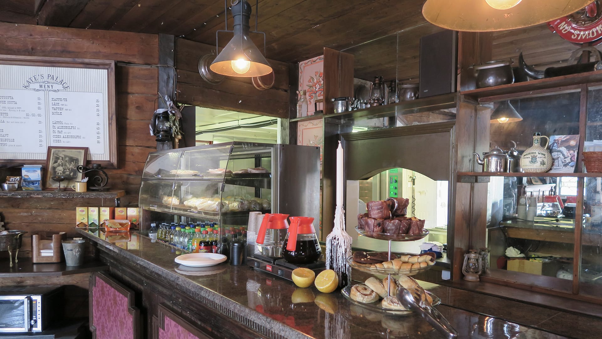 kates-place-main-street