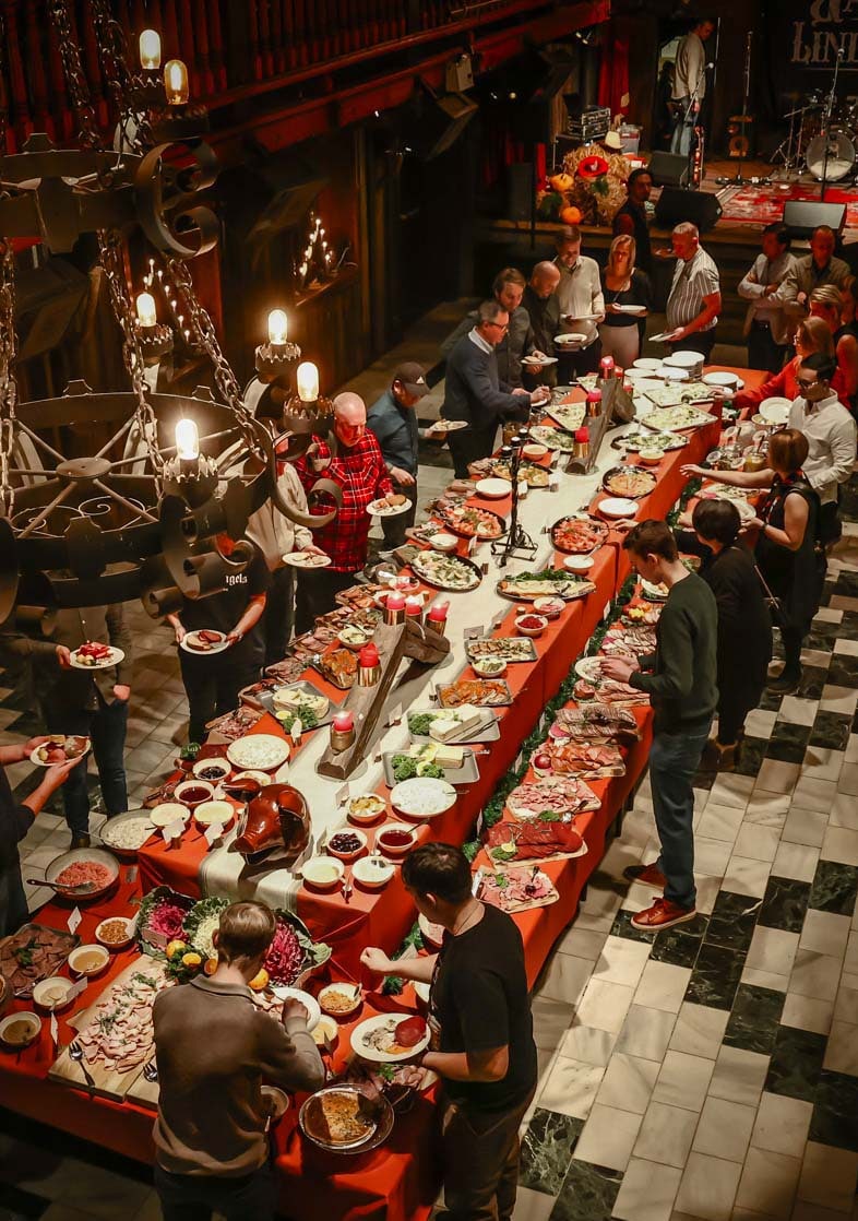 Långt julbord på High Chaparral
