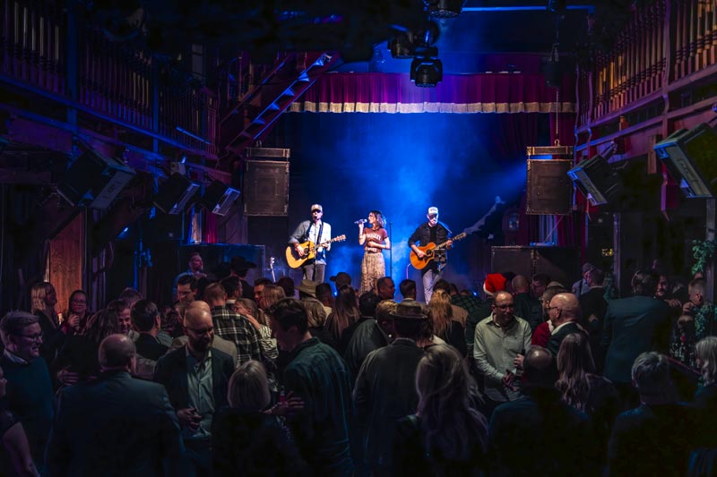 Konferens med röj saloon cheyenne