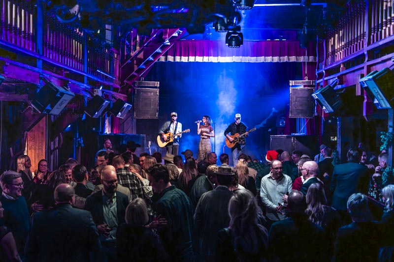 konferens med röj saloonen